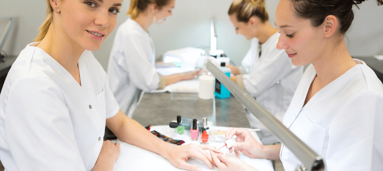 Formação de Manicure e Pedicure